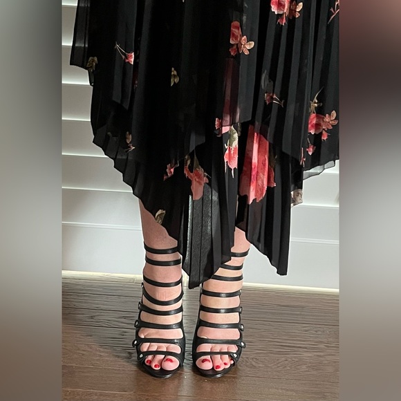 VINCE CAMUTO size 8 black cage heels EUC - Picture 7 of 8